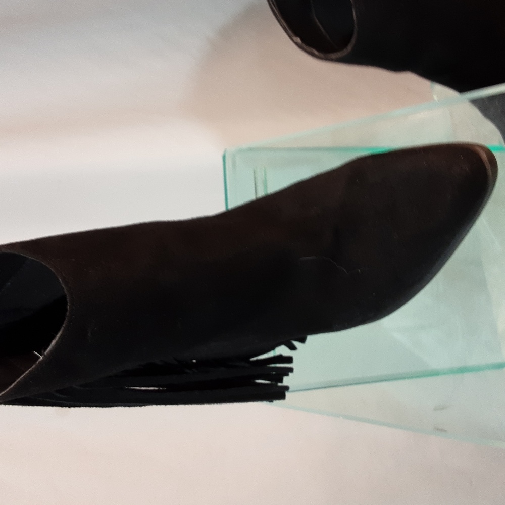 Boots - Picture 4 of 8